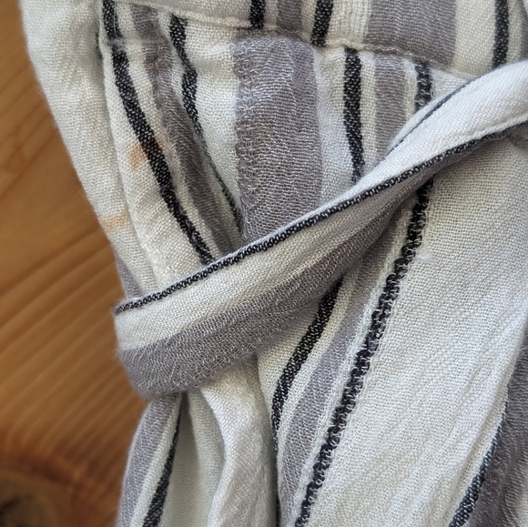 American Eagle paper bag high waisted shorts - Picture 3 of 8